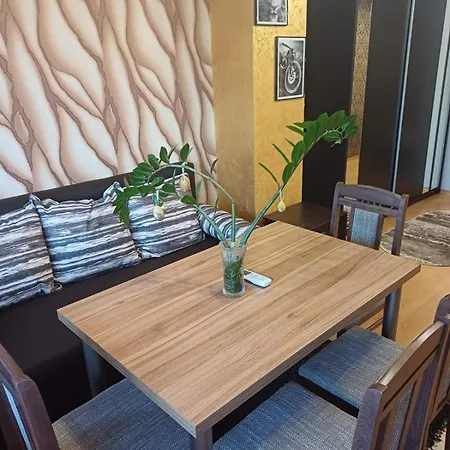 Art Ruja Lägenhet *